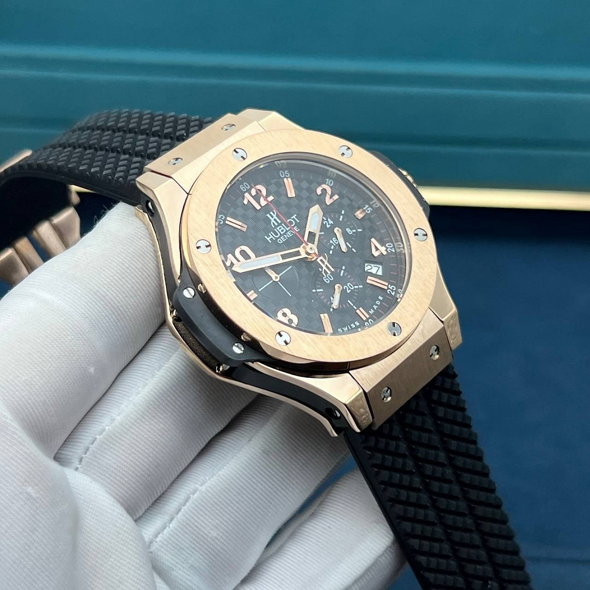 Hublot Big Bang 44 мм с кварцевым хронографом Miyota OS20, чёрным циферблатом и каучуковым ремешком