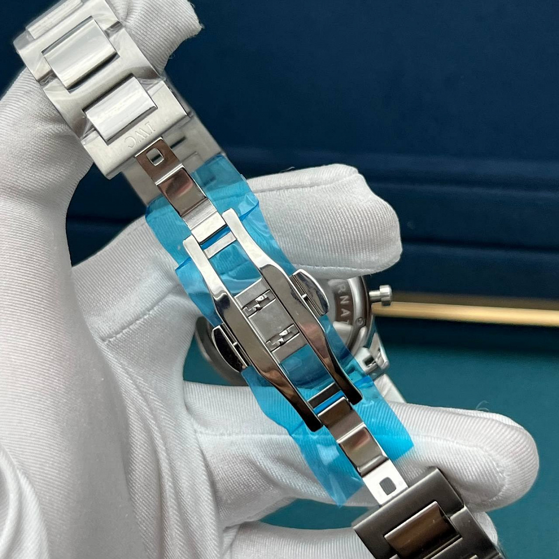 IWC Portuguese 40 мм: чёрный циферблат, корпус и браслет из полированной и сатинированной нержавеющей стали 316L