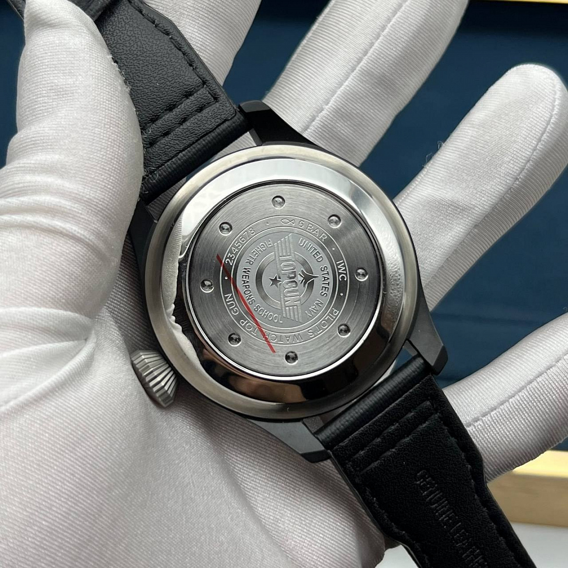 IWC Big Pilot Die Grosse 46 мм: механика с автоподзаводом, чёрный циферблат, корпус 316L с PVD, нейлоновый ремешок