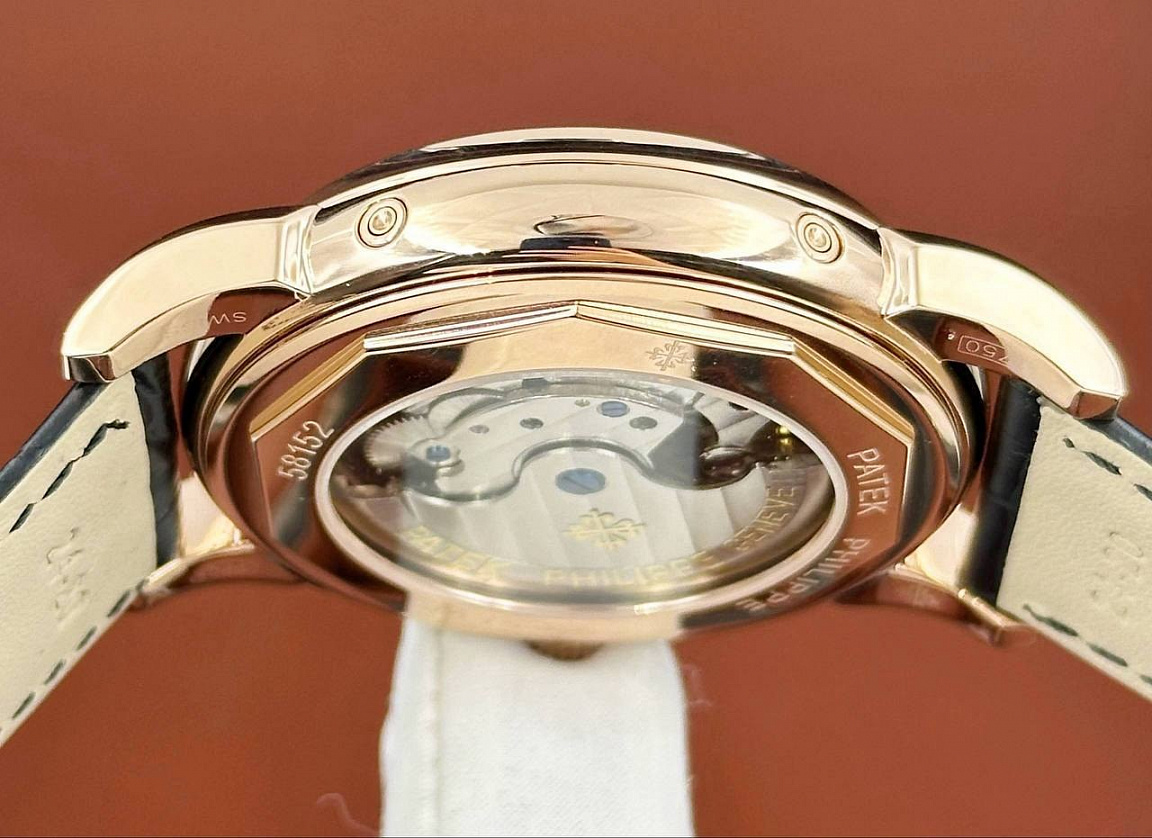 PATEK PHILIPPE GRAND COMPLICATIONS: чёрный циферблат с фазой Луны, золотистые цифры и фактурный кожаный ремешок