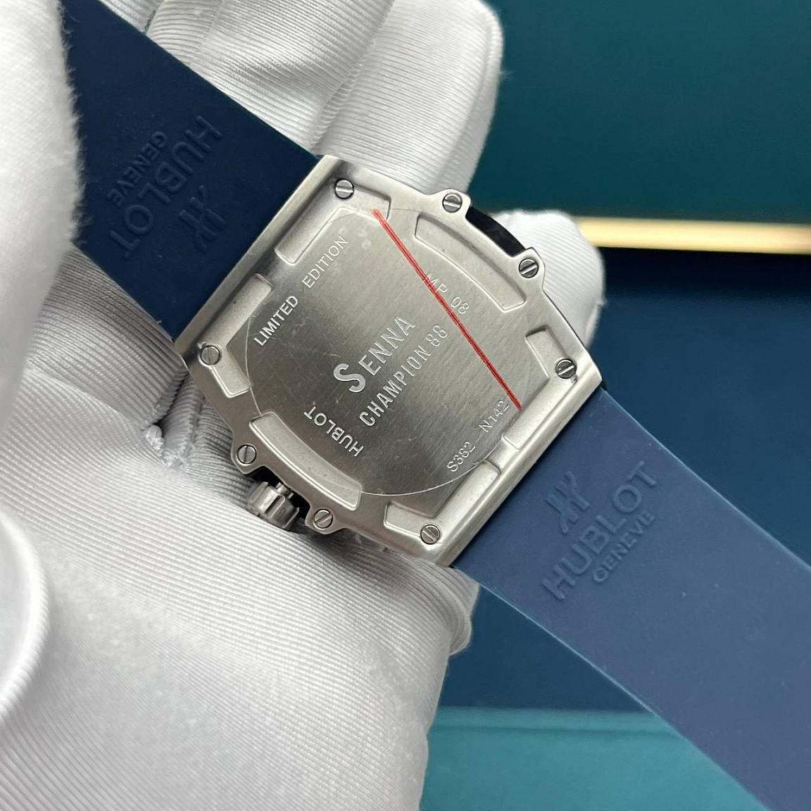 Hublot Spirit of Big Bang 35×45 мм: синий циферблат, стальной корпус 316L, механизм Miyota 2115