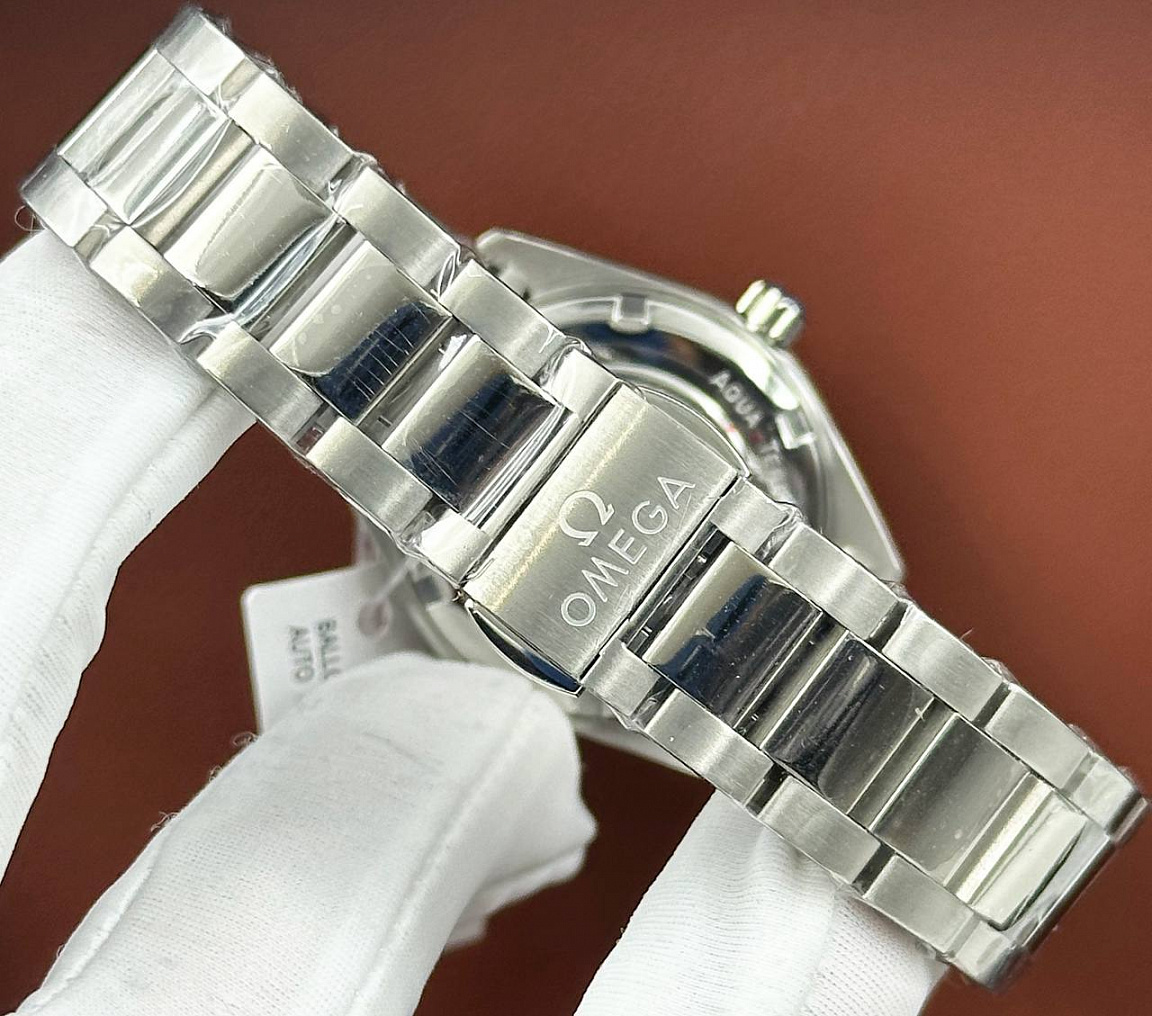 Женские часы Omega Seamaster Aqua Terra
