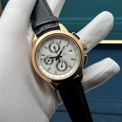 Механика премиум класса IWC Schaffhausen Ingenieur Chronograph 42 мм