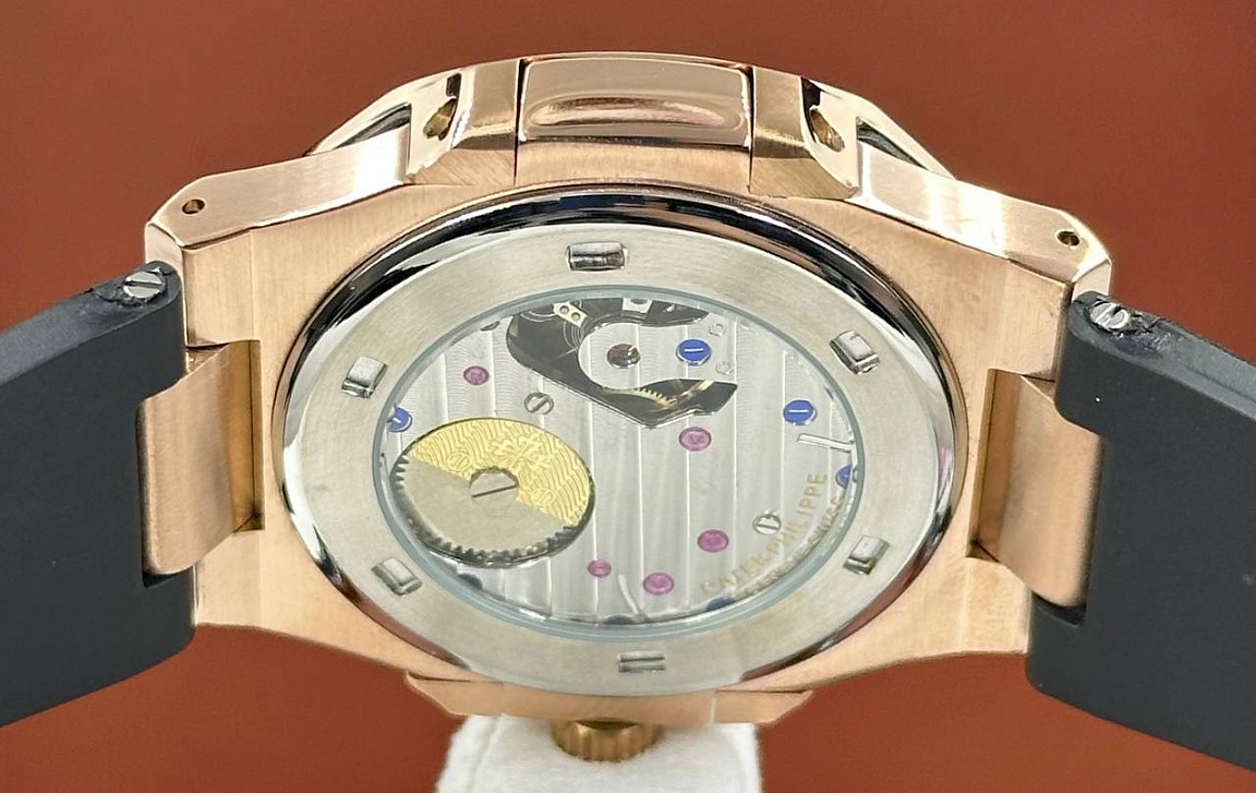 Популярные часы Patek Philippe - Nautilus Annual Calendar