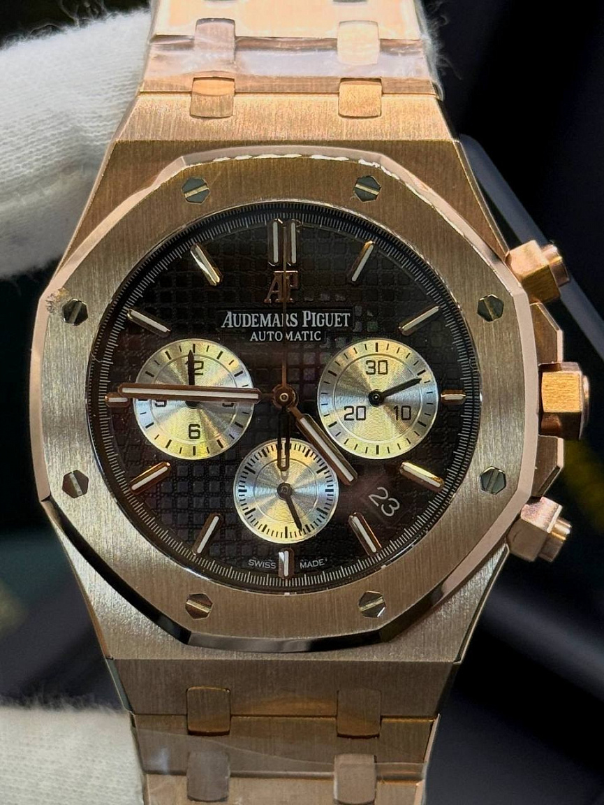 Audemars Piguet Royal Oak Chronograph 41 мм: чёрный циферблат, кварцевый механизм, корпус и браслет из стали 316L