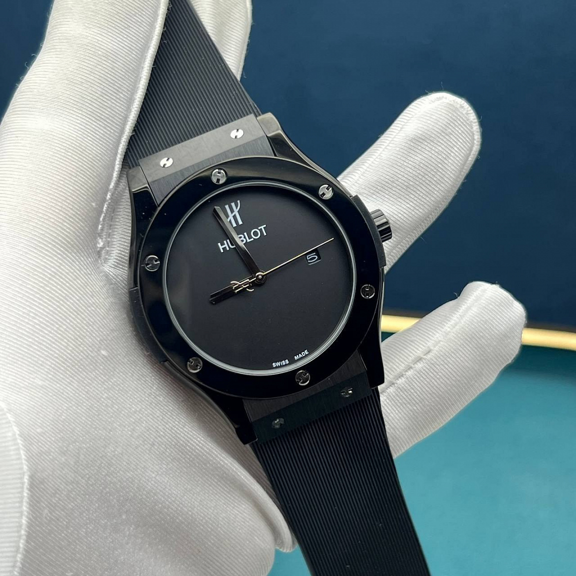 Hublot Classic Fusion: корпус и застёжка из высококачественной стали со стойким PVD покрытием, ремешок каучуковый