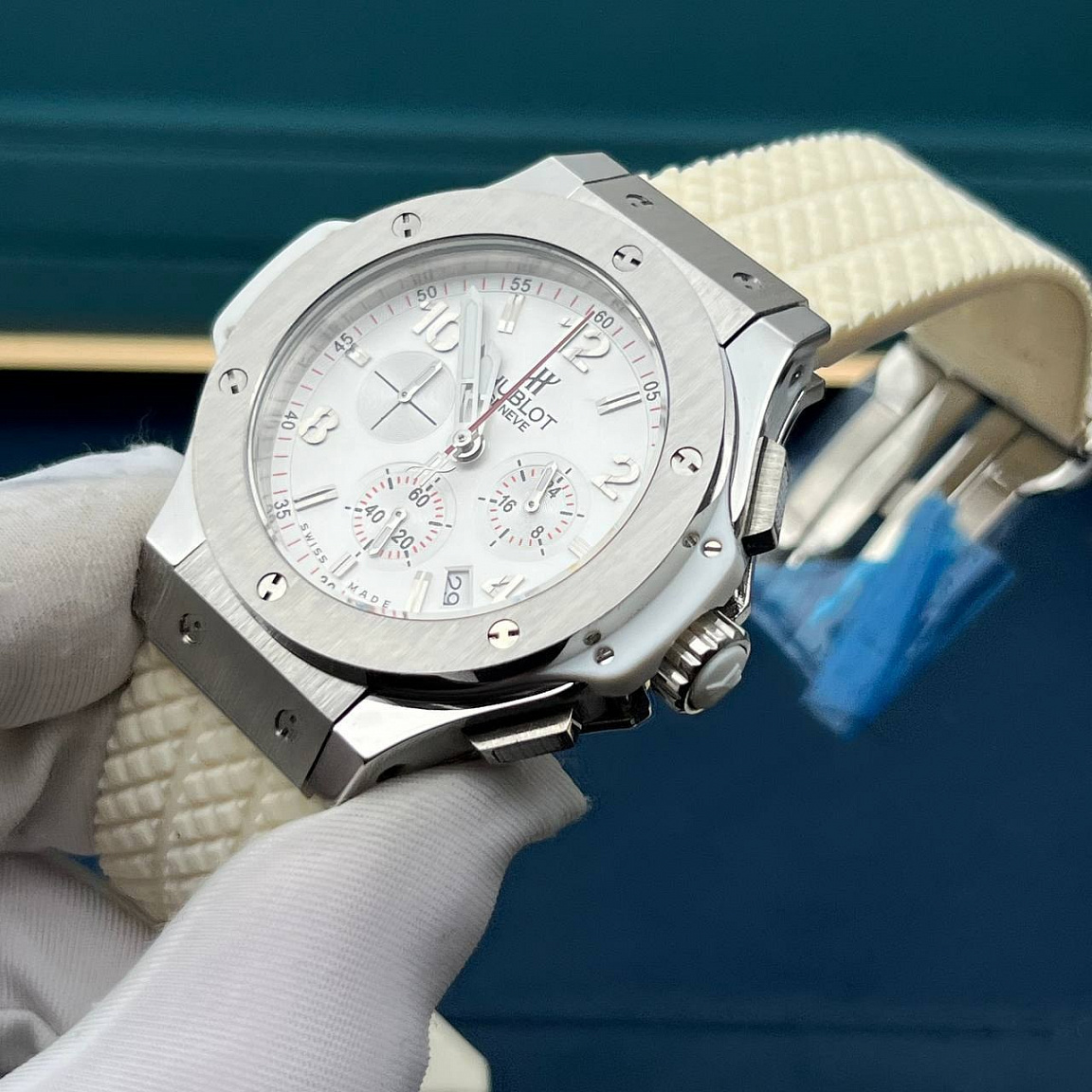 Hublot Big Bang Chronograph 44 мм с белым циферблатом, сапфировым стеклом и кварцевым механизмом Miyota OS20