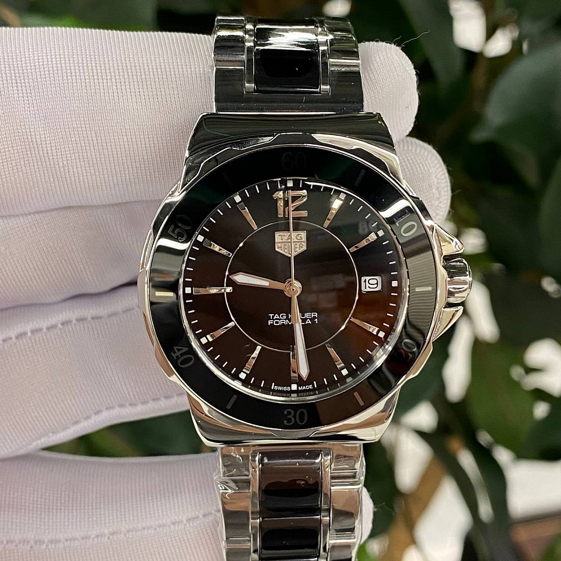 Tag Heuer Formula 1: метки Swarovski, корпус и браслет — нержавеющая высококачественная сталь, керамика