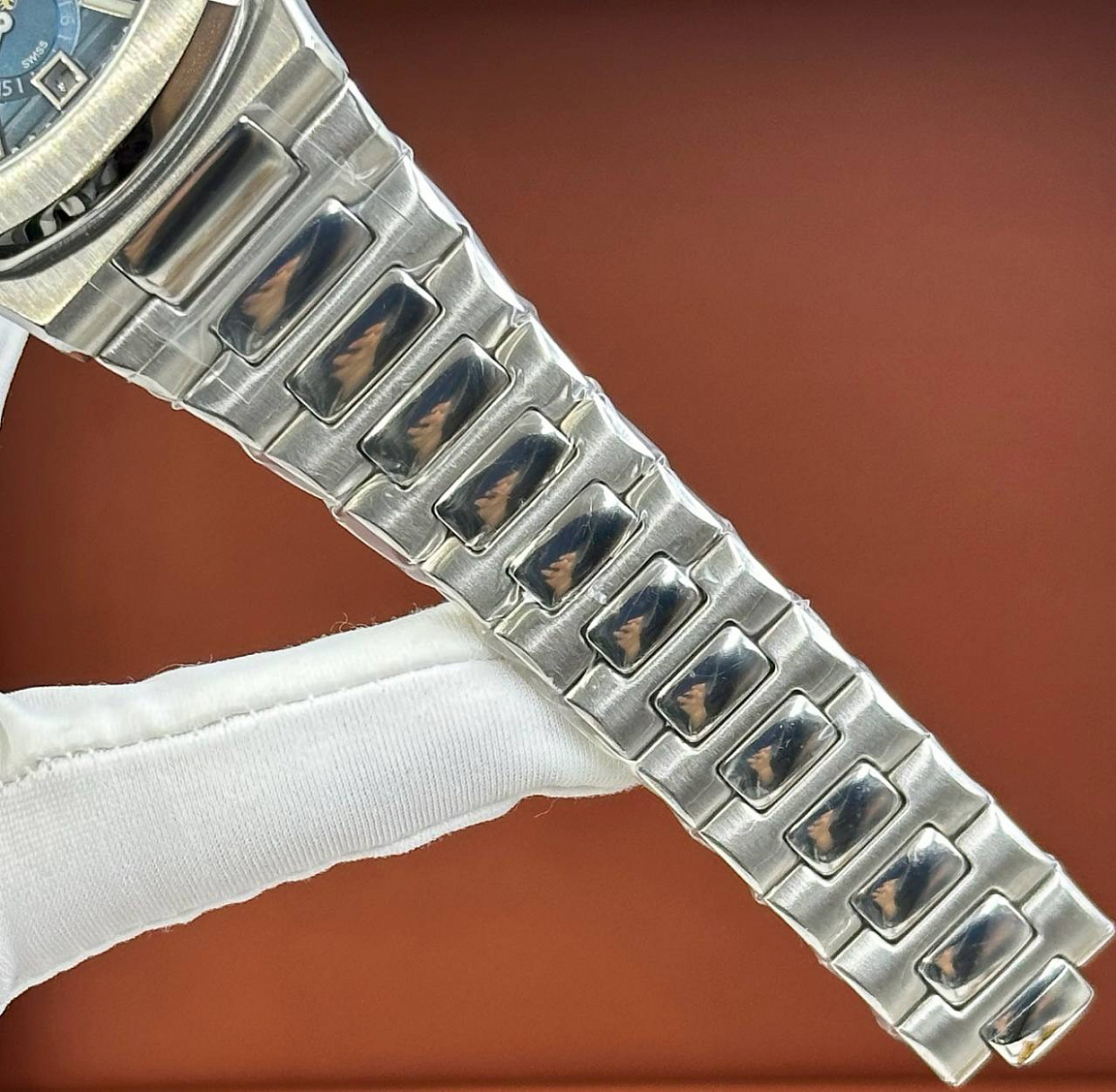 Популярные часы Patek Philippe - Nautilus Annual Calendar