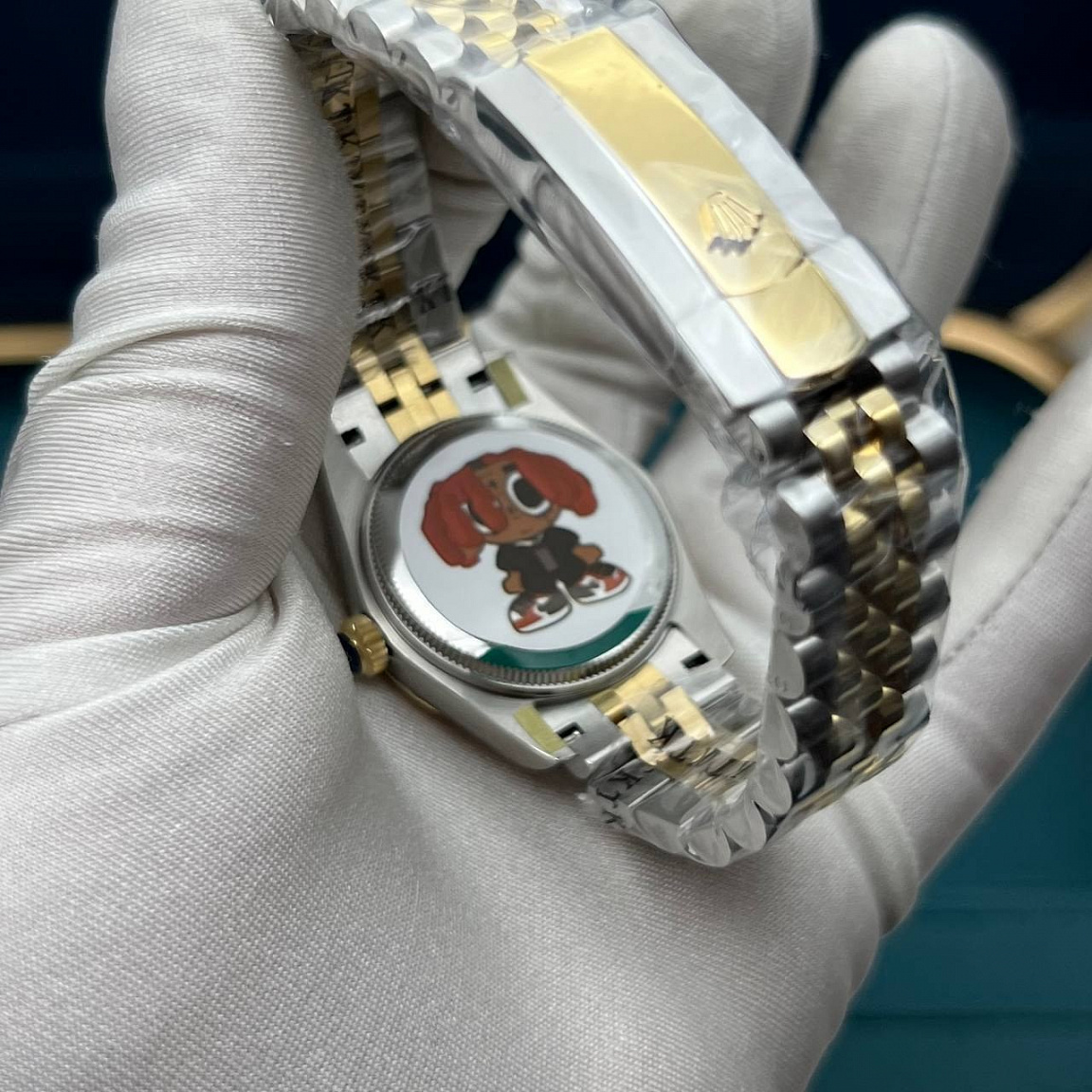 Rolex Datejust 31 мм с зелёным циферблатом, кристаллами на отметке VI и двухцветным браслетом из стали 316L