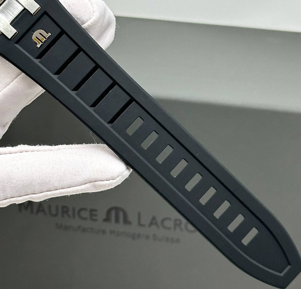 Популярные Часы Maurice Lacroix Aikon Venturer Black