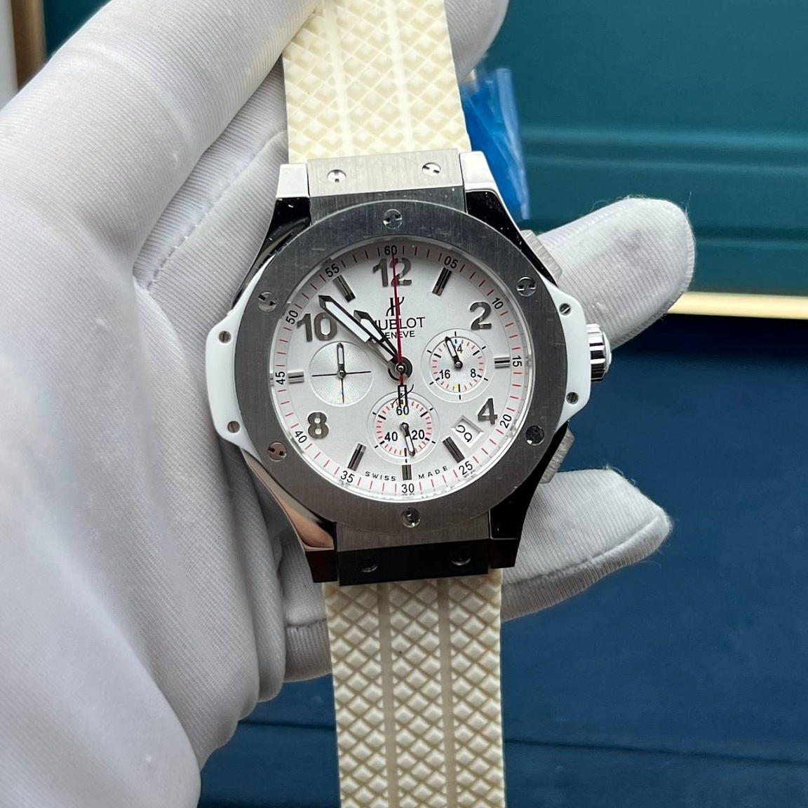 Hublot Big Bang Chronograph 44 мм с белым циферблатом, сапфировым стеклом и кварцевым механизмом Miyota OS20