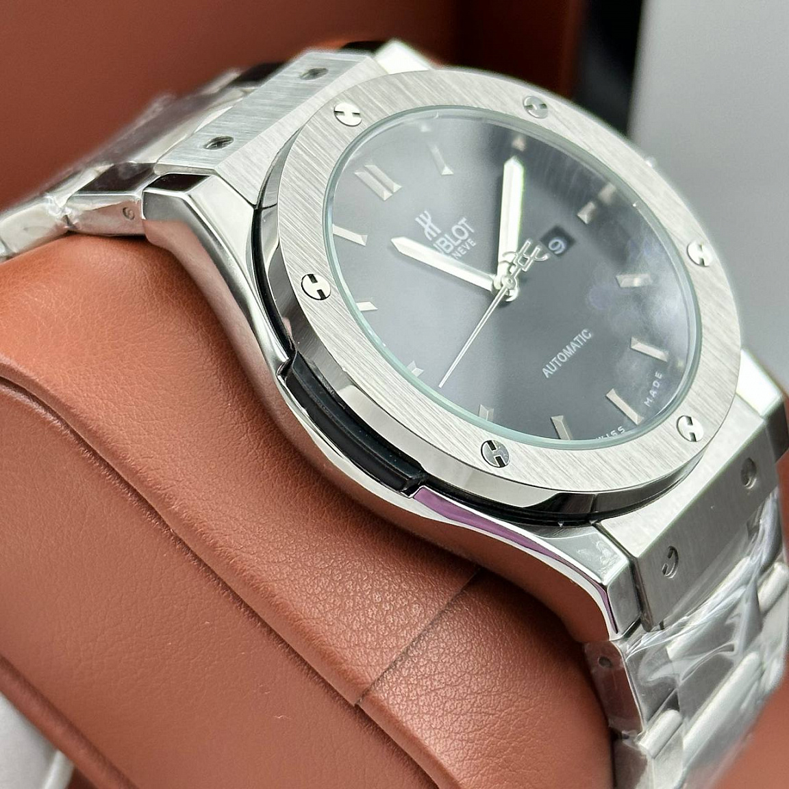 Мощные часы Hublot - Classic Fusion King Iron