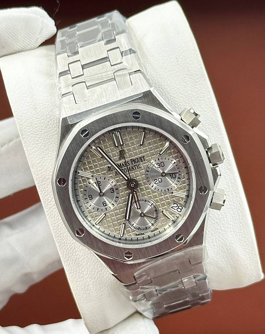 Женские часы Audemars Piguet Royal Oak Chronograph