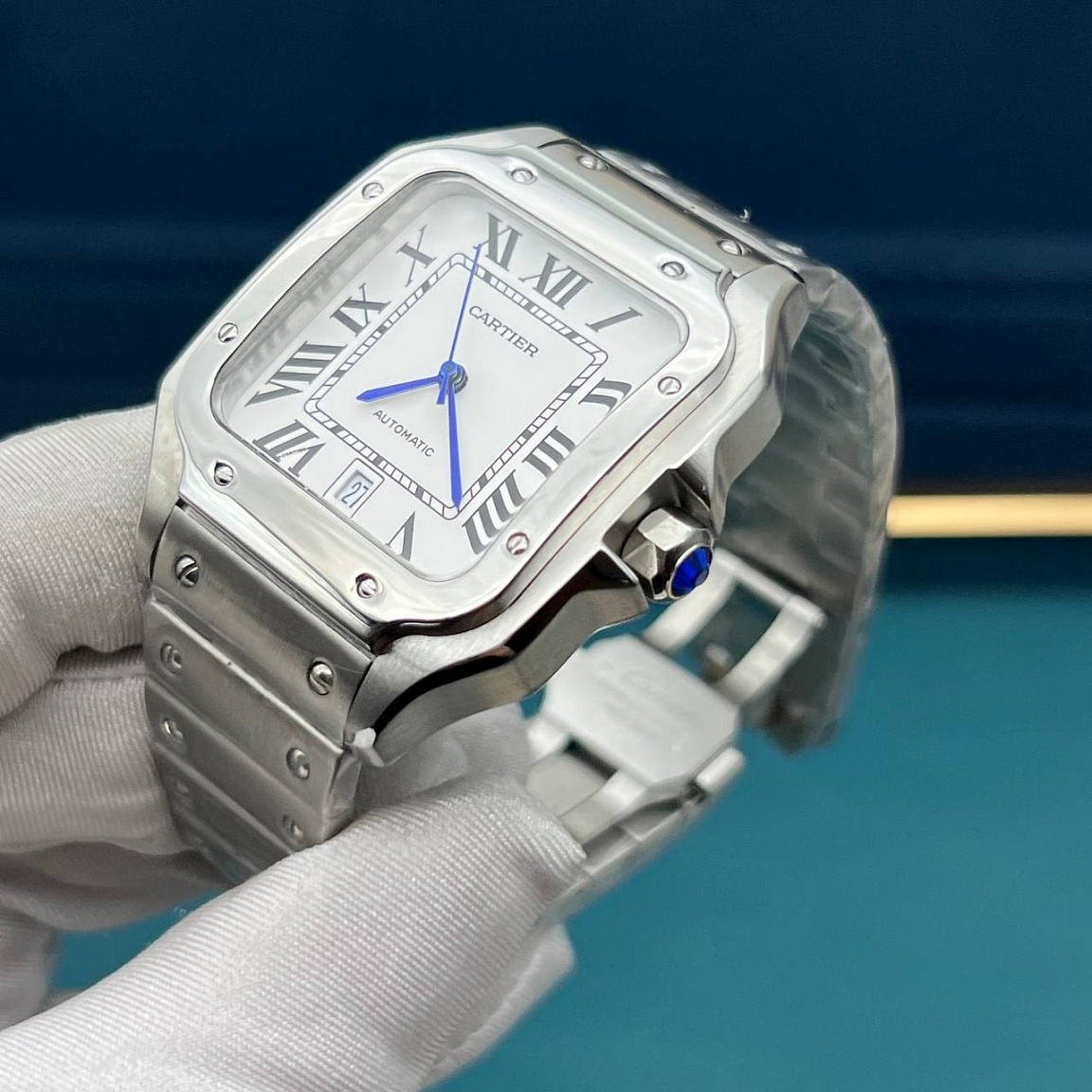 Часы Cartier Santos de Cartier 40 мм с синими стрелками, серебристым циферблатом и браслетом из стали 316L