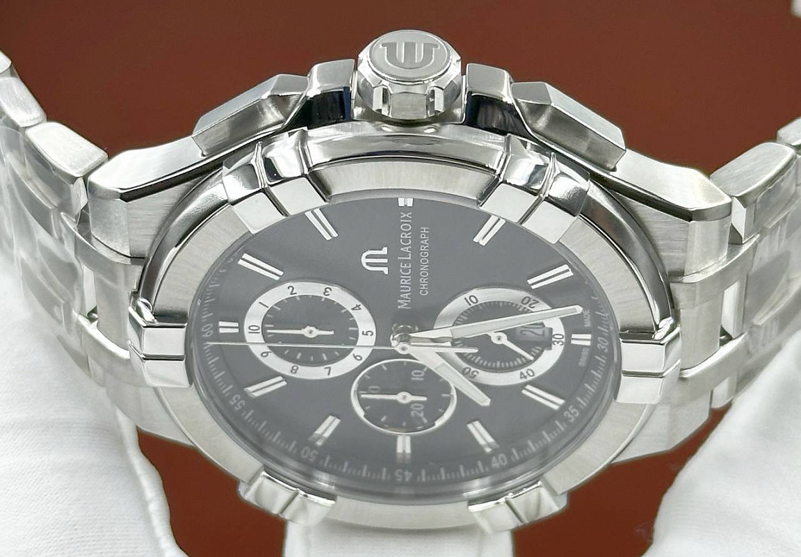Популярные часы Maurice Lacroix Aikon Quartz Chronograph