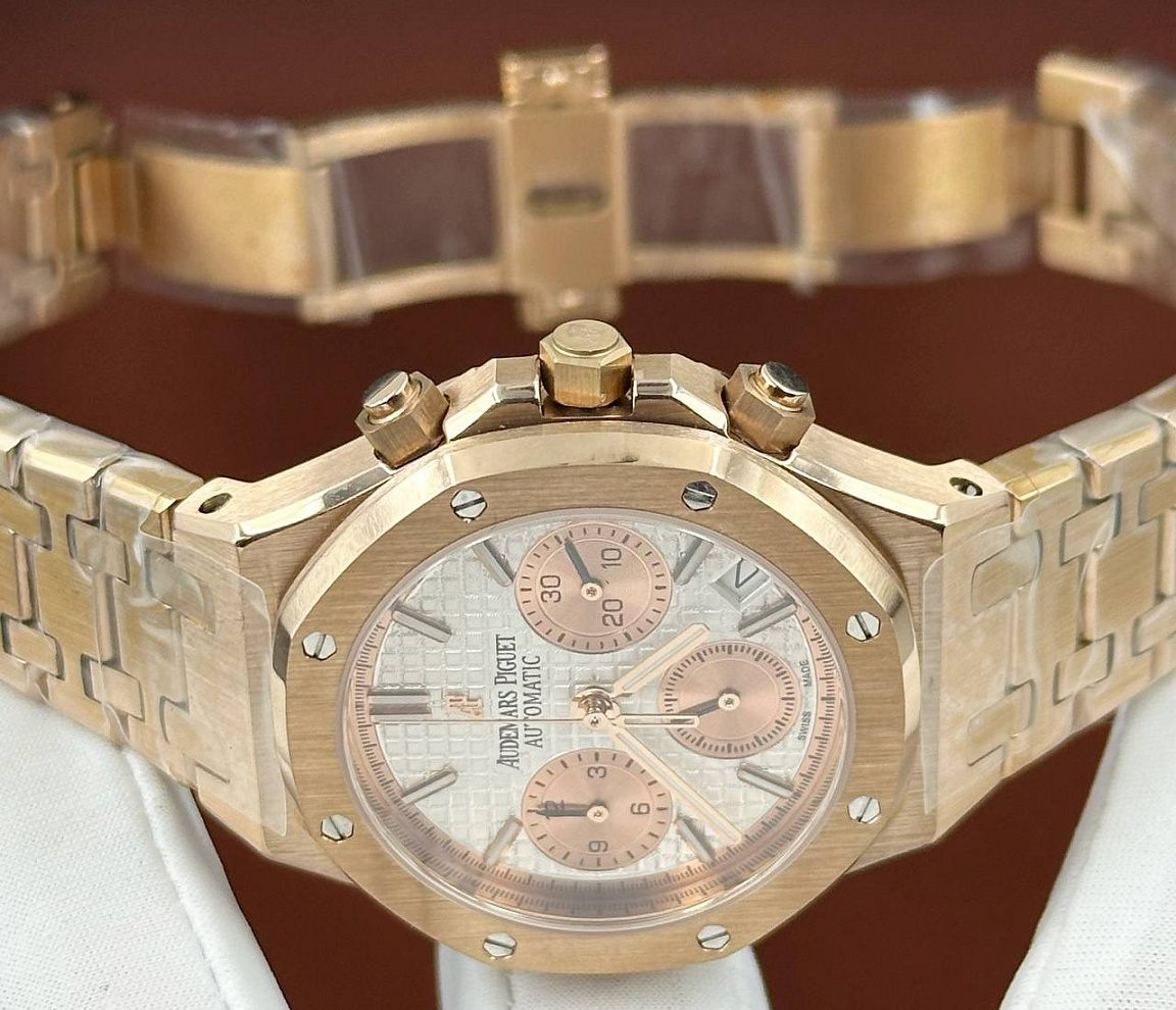 Женские часы Audemars Piguet Royal Oak Chronograph