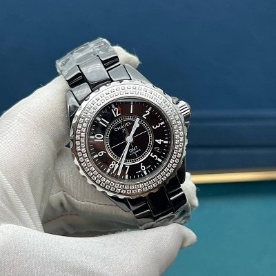 Премиальные часы CHANEL J12 GMT 42 мм