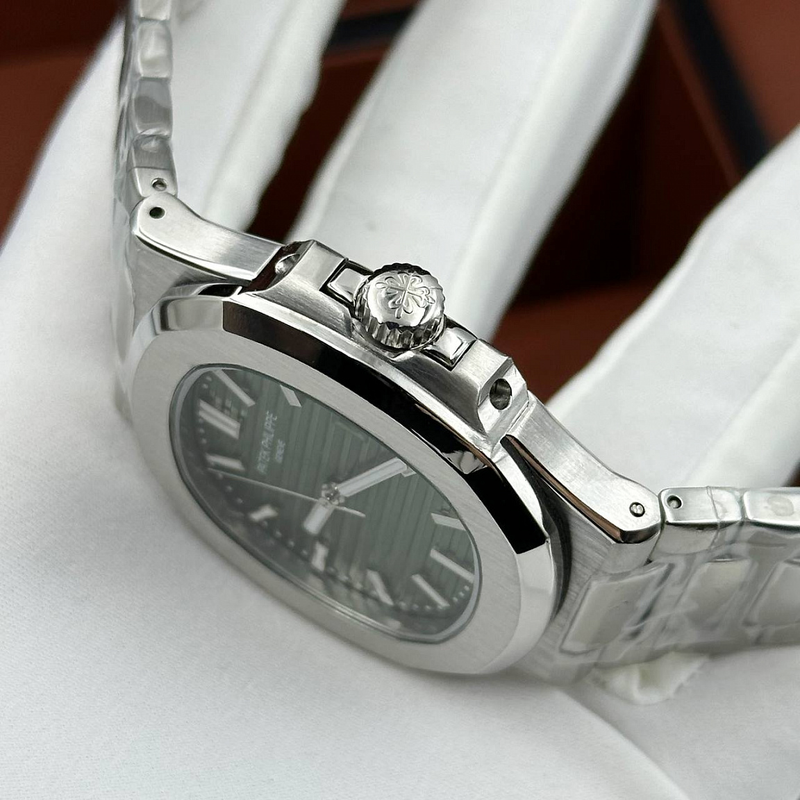Популярные часы Patek Philippe - Nautilus